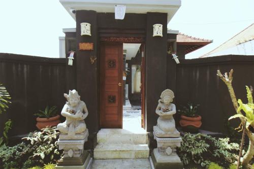 Gayatri Diuma Villas 