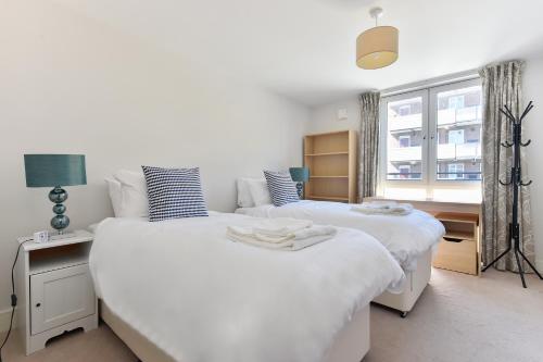 2br In Putney With Parking (۲بر این پوتنی با پاركینگ) 