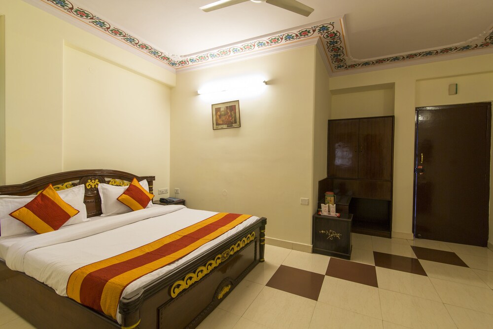 Oyo 2262 Hotel Heritage Inn Guestroom