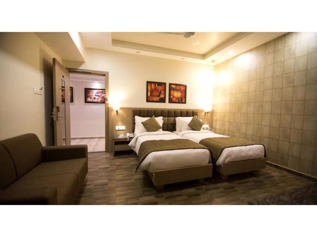 Vista Rooms At Officer Colony 