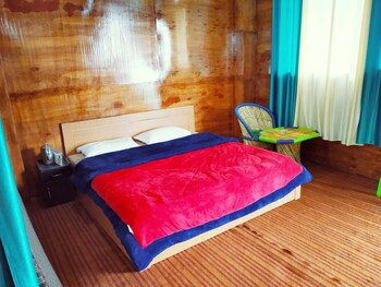 Silver Dew Resorts Guestroom