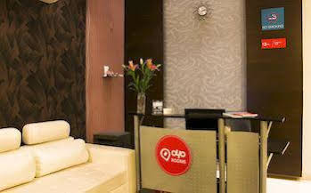 Oyo Premium South City I 