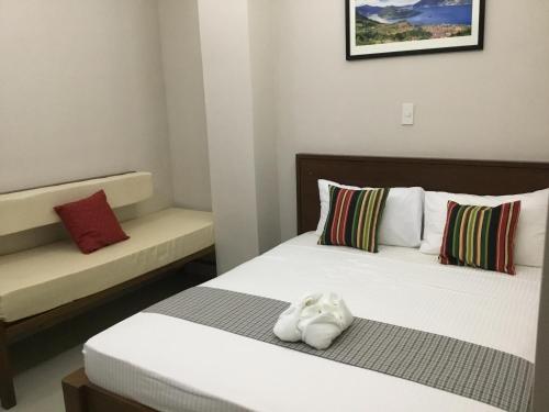 4.13 Suites Hotel 