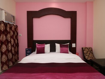 Oyo 9844 Hotel Hill View Guestroom
