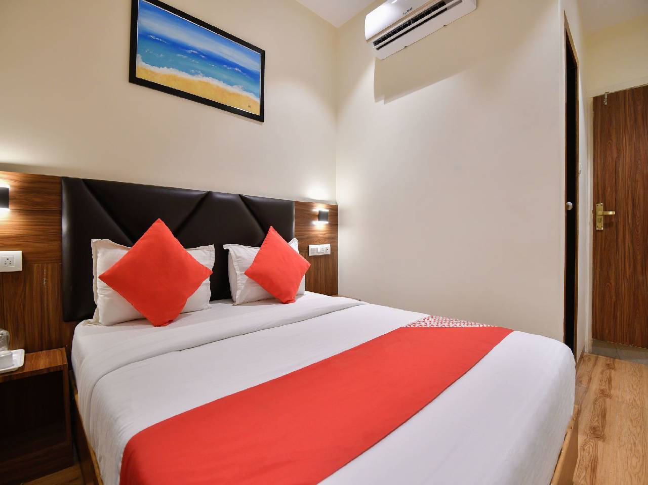 Oyo 15535 Deluxe Residency 
