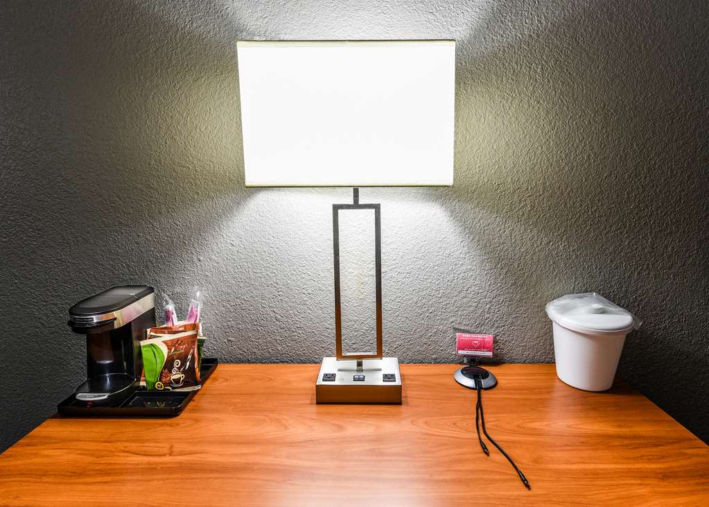 Best Western Mccarran Inn Guest Room Amenities