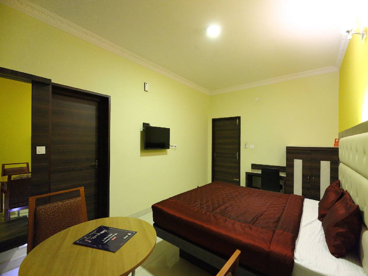 Oyo 7987 Hotel Carnation 
