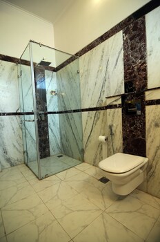 Hotel Gitanjali By Expand Bathroom Shower