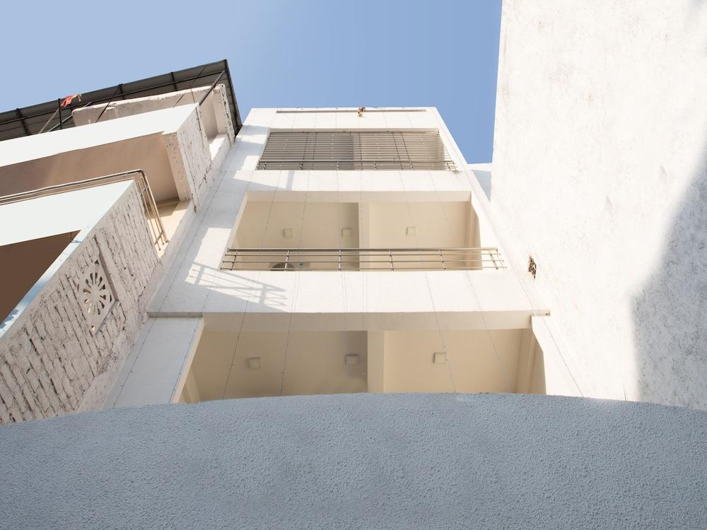 Oyo 9969 Hotel Kshipra Dham 