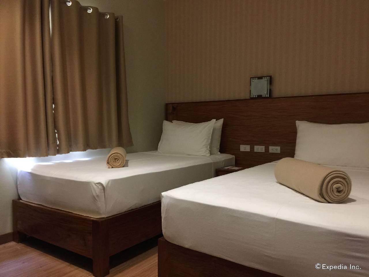 Coron Soleil Express Hotel (كورون سولیل اکسپرس هتل) 