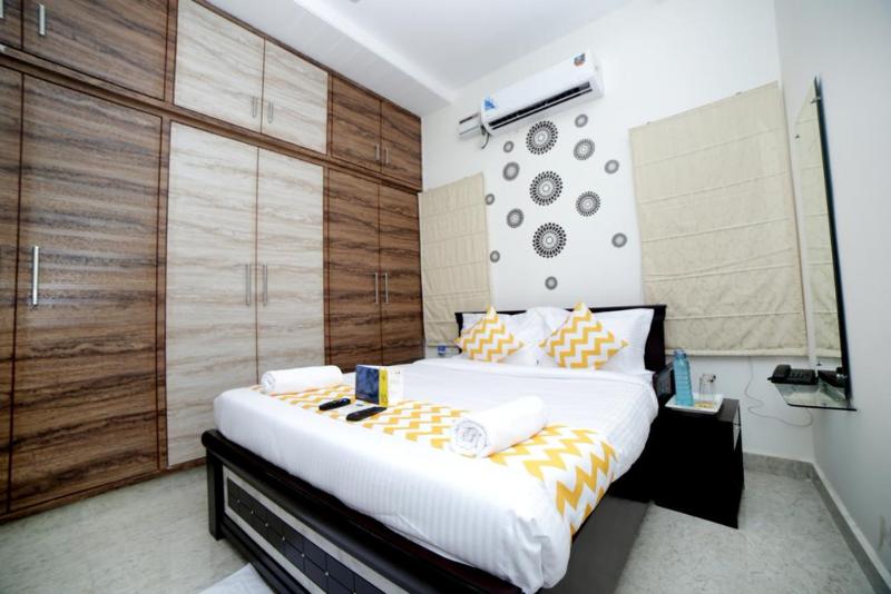 Hallmark Inn @ Kukatpally Room