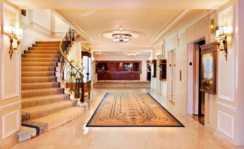 Taj Boston (تاج بوستون) Lobby