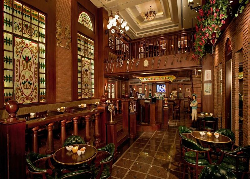 Park Plaza Faridabad Bar
