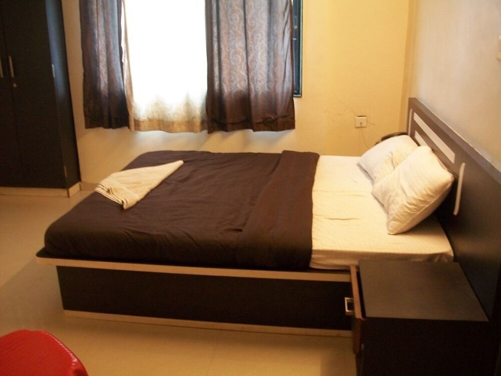 Hotel Yashraj Inn Guestroom