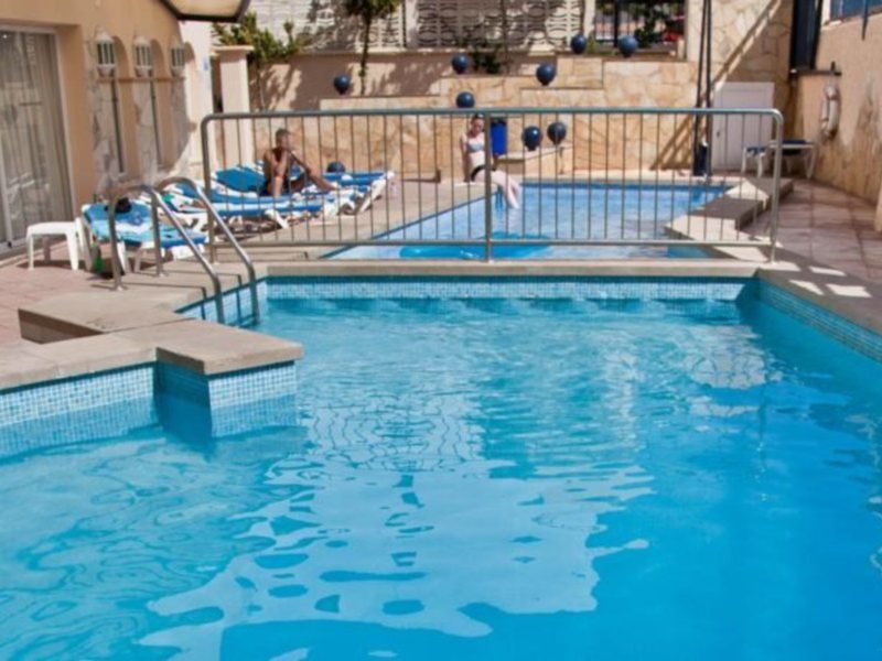 Atzaro Apartamentos 