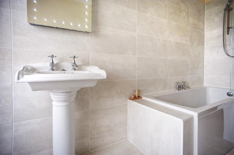 Ednam House Hotel Room