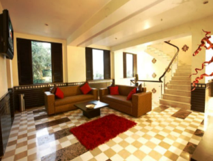 The Grand Hotel Bizzotel 