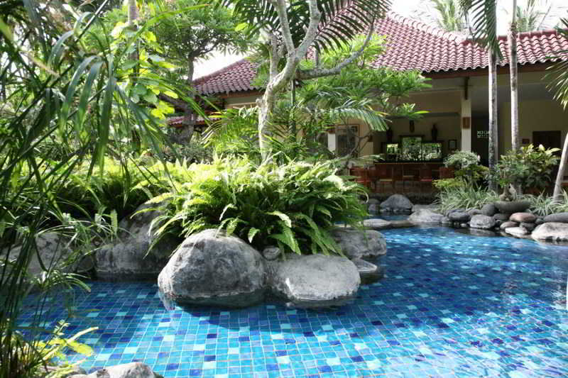 Parigata Spa Villas Pool