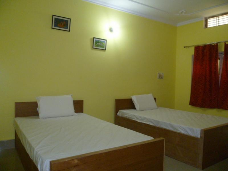 Sanskriti Paying Guest House 