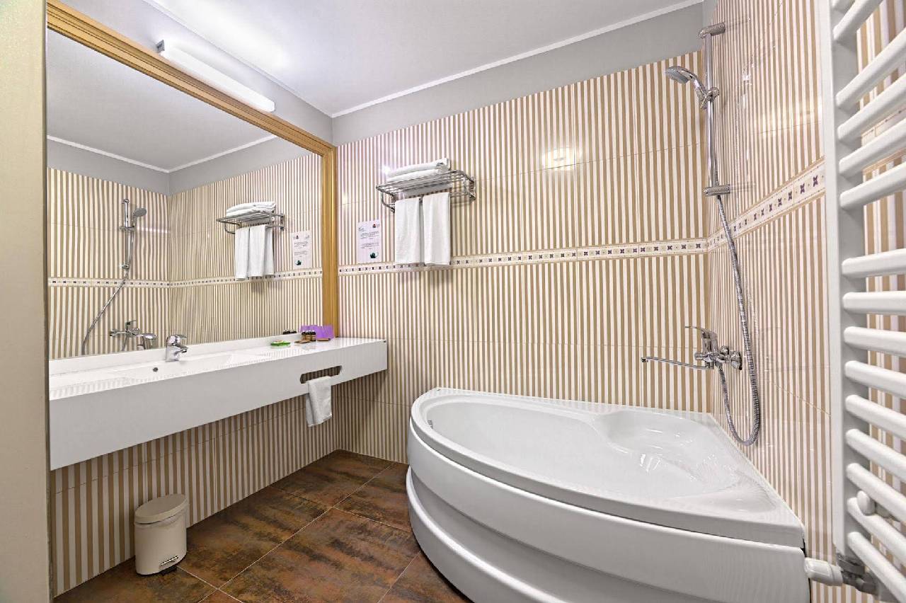 Hotel Tomis 
