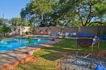 Mose Street Apartments Outdoor Pool