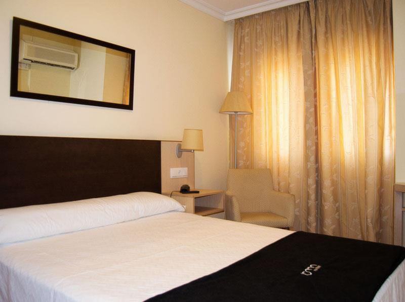 Room Hotel Room