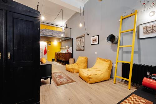 Funky Loft Hotel Description