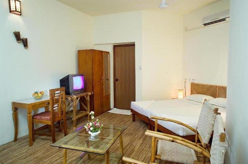 Deshadan Cliff And Beach Resort General view