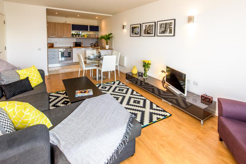 Approved Serviced Apartments Skyline Room