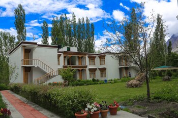 Hunder Resort Exterior detail