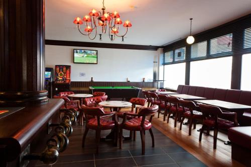 Caledonia Hotel 