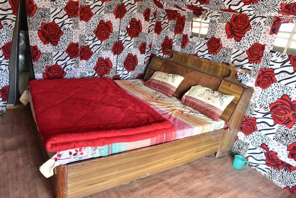 Scenic Tent Stay In George Everest Hathipaon 