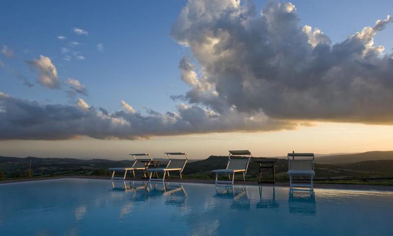 Saturnia Tuscany Hotel Pool
