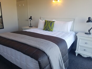 Lake Taupo Gem Book One Or Both (لیک تاوپو جم بوك وان اور بوت) Guestroom