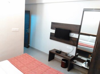 Hotel Sivaranjani Guestroom