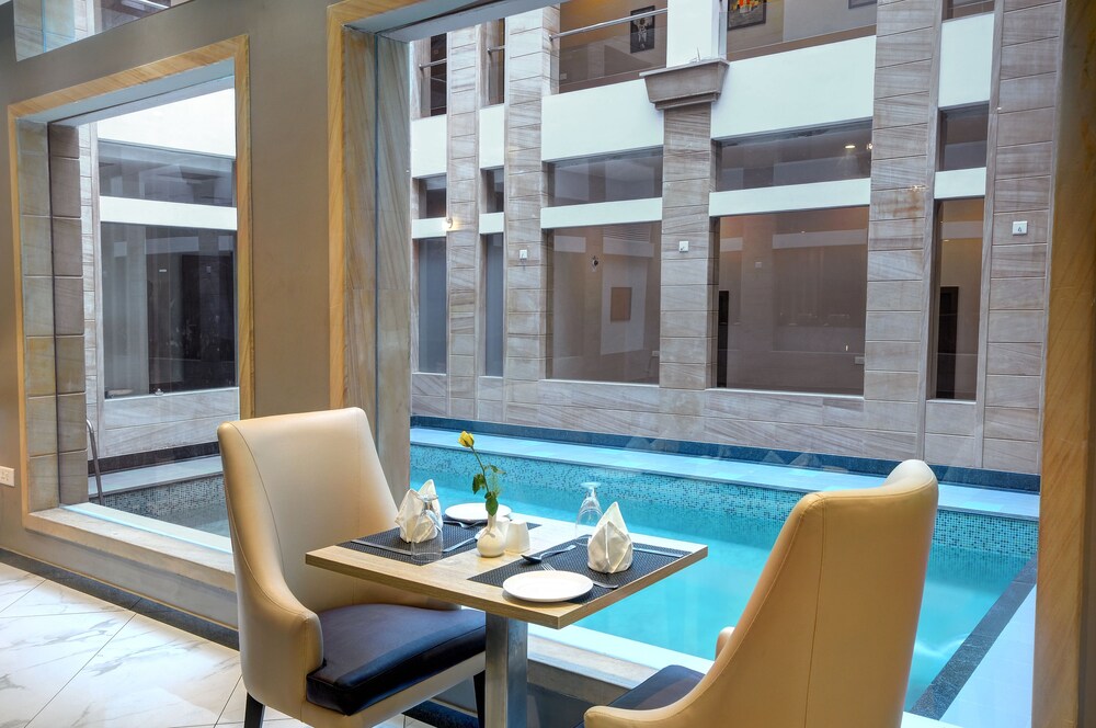 Hotel Chirag 