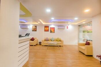 Oyo 9326 Om Sai Residency Reception