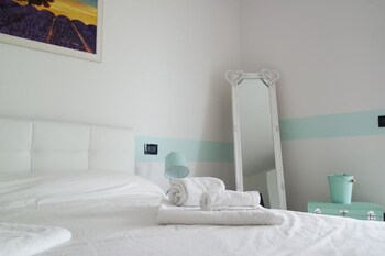 Aurora Tower Apartment Guestroom