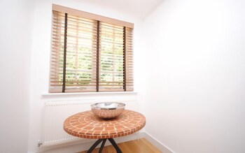 Oldbury Cottage Easthampnett 358958 In-Room Amenity