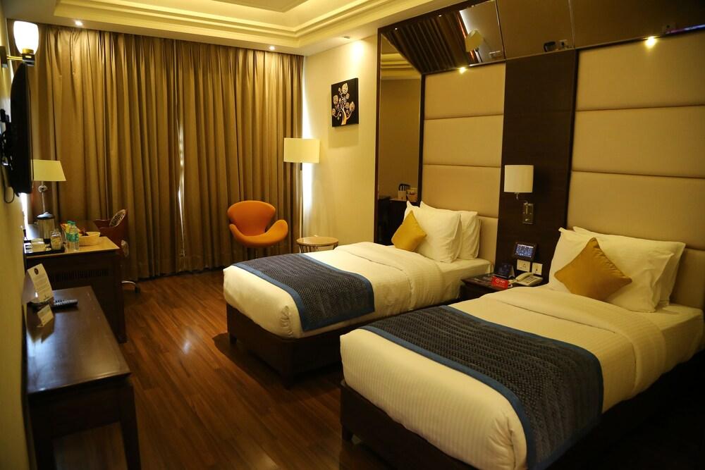 Oyo Premium Panchkula Sector 5 