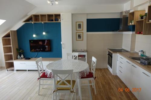 Apartment Blue (آپارتمان بلو) 