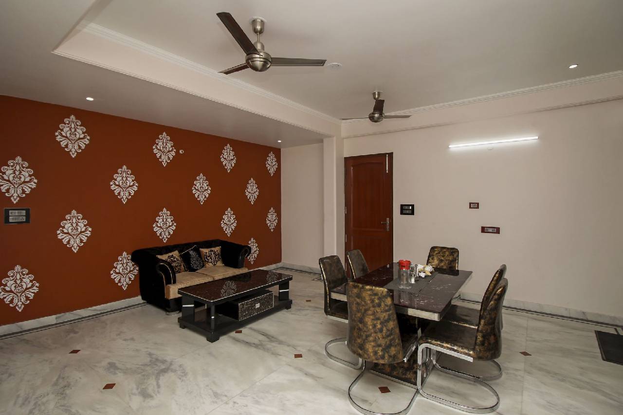 Oyo 8430 Absin Hospitality 