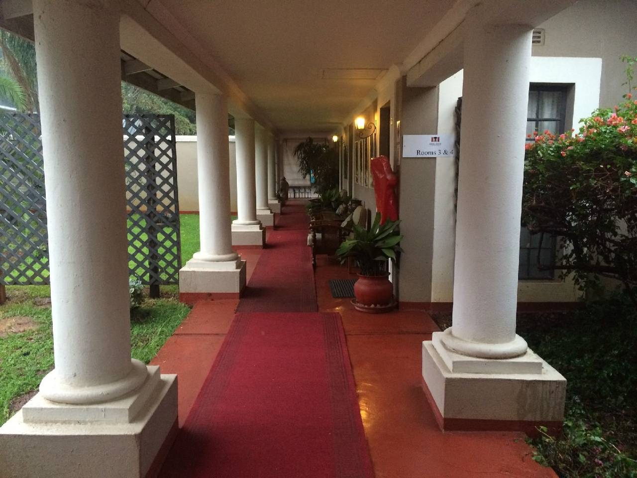 Armadale Lodge Hotel 