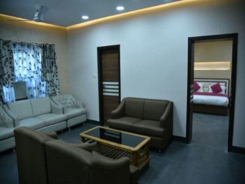 Hotel Manas Continental 