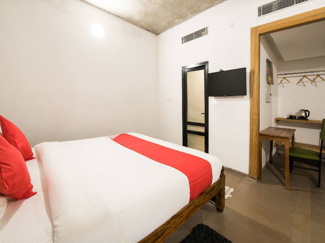 Capital O 15942 Anting Villa Hotel 
