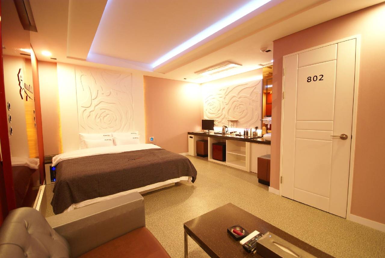 Ava Hotel Changwon (آوا هتل چانگوون) 