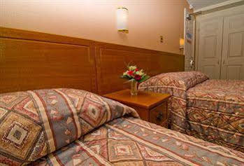 The Metropole Hotel ( متروپول هتل) 