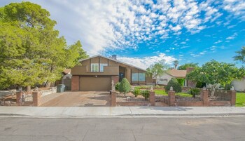 4br 9m To Vegas Strip With Spa Hotel Front