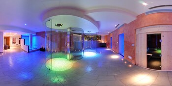 Hotel Ristorante Pizzeria Le Voilier Courtyard View