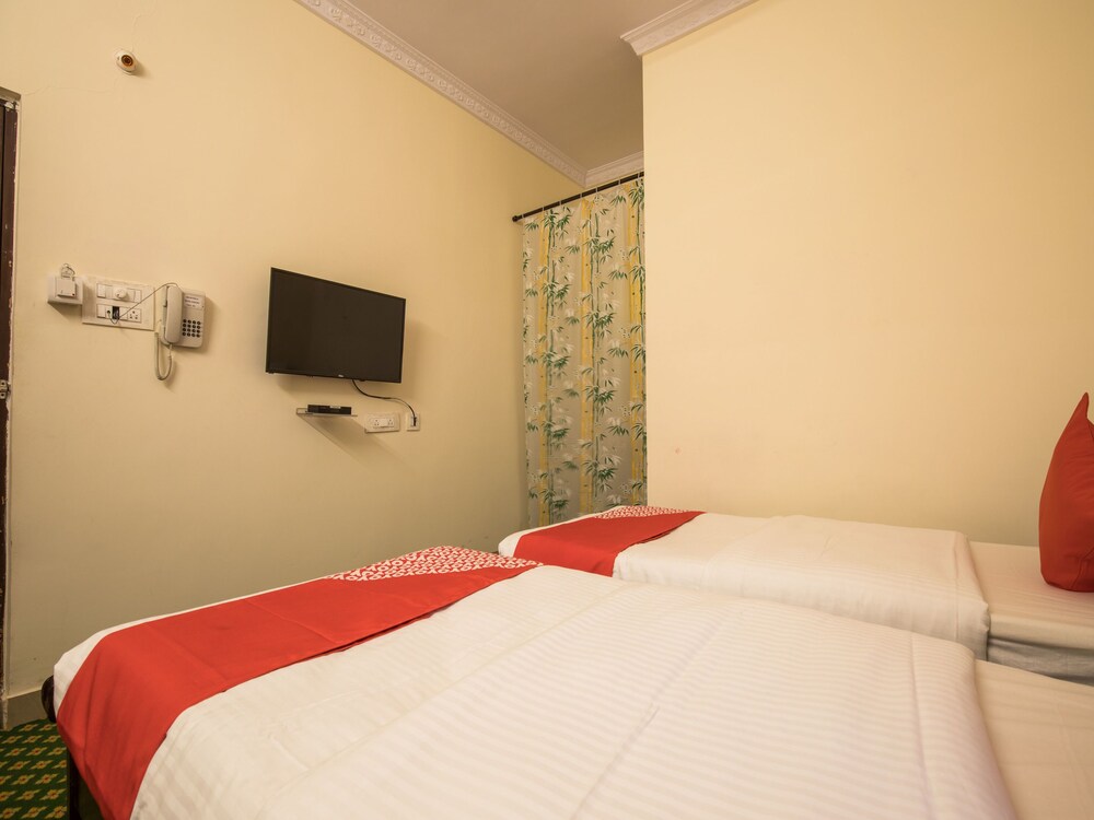 Oyo 13162 Swiss Legrand Guestroom
